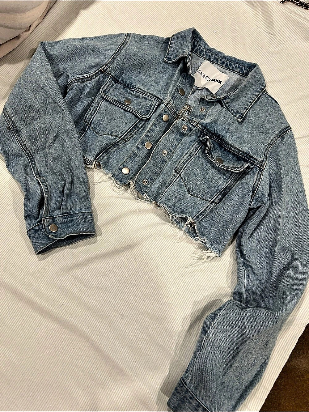 Fashion Nova Women's Blue Denim Jean Jacket